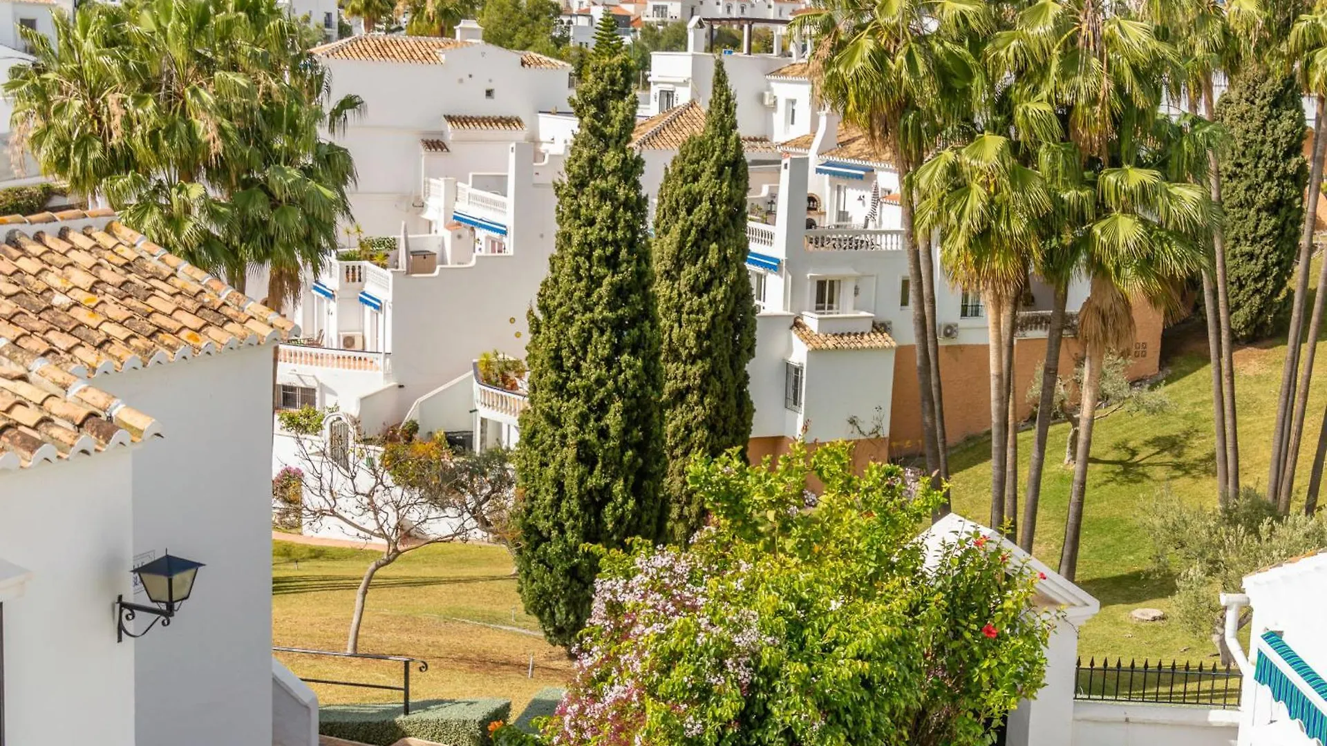 Rabat 8 Oasis Properties Nerja 0*,