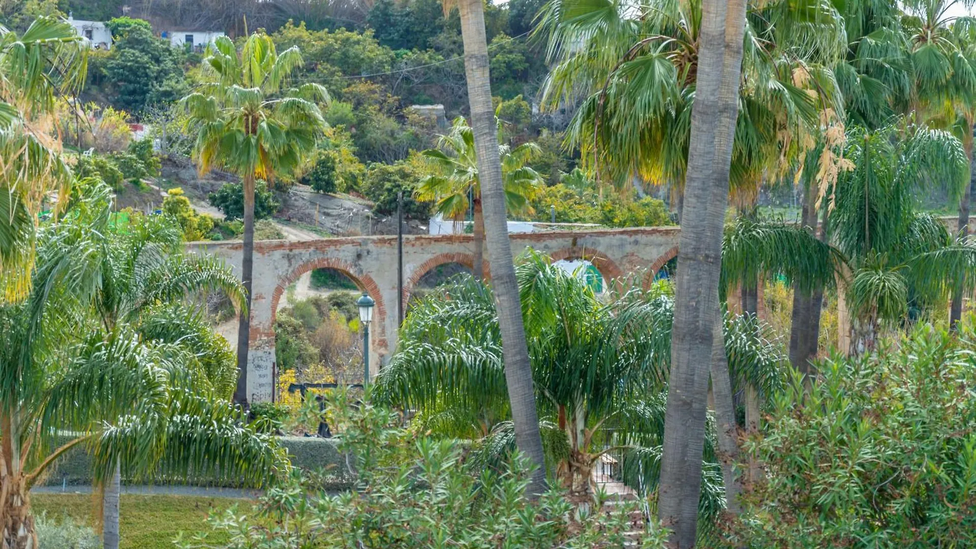 Rabat 8 Oasis Properties Nerja