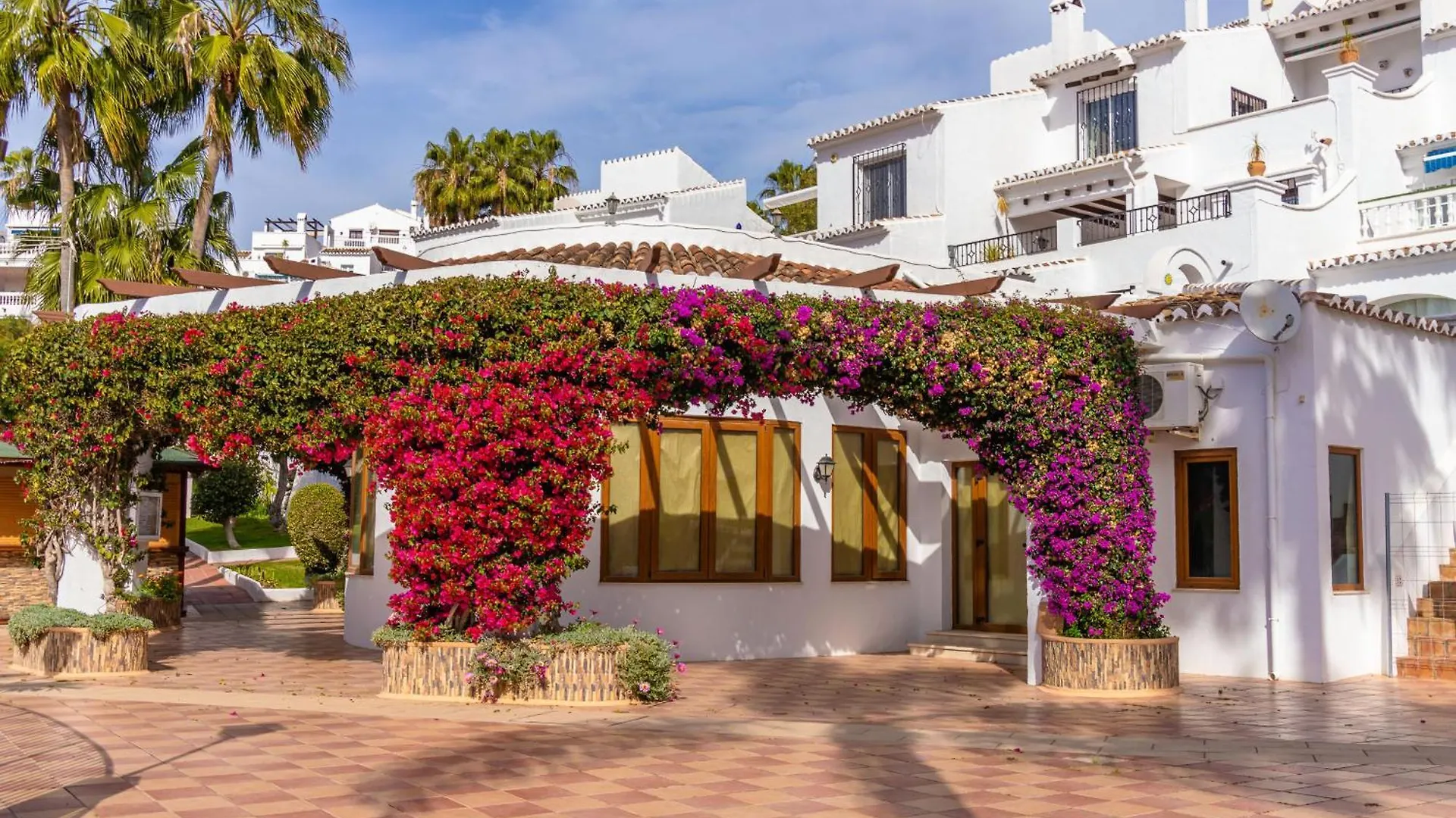Rabat 8 Oasis Properties Nerja